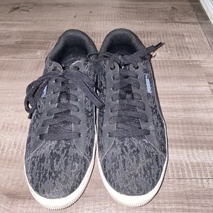 black pumas